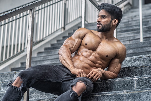 Mannelijk Fitness atleet SynTech Nutrition